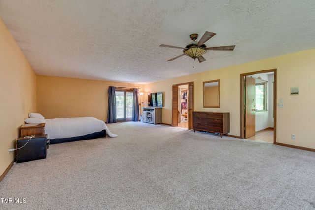 1656 Fall Creek Road, Kingsport, TN 37664