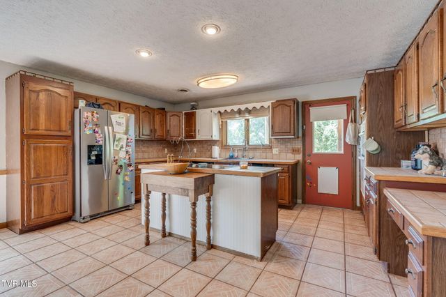 1656 Fall Creek Road, Kingsport, TN 37664