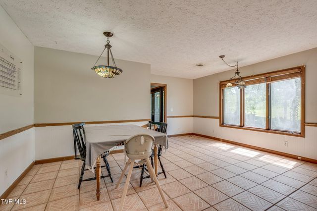 1656 Fall Creek Road, Kingsport, TN 37664