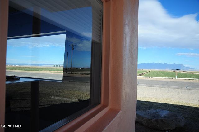 101 W Lewis Street, Dell City, TX 79837