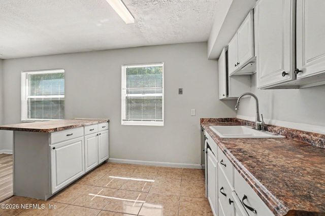5811 NORDE Drive E, Jacksonville, FL 32244