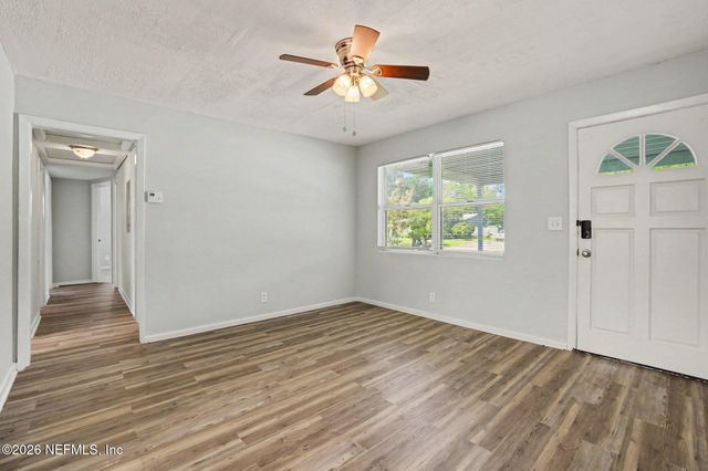 5811 NORDE Drive E, Jacksonville, FL 32244