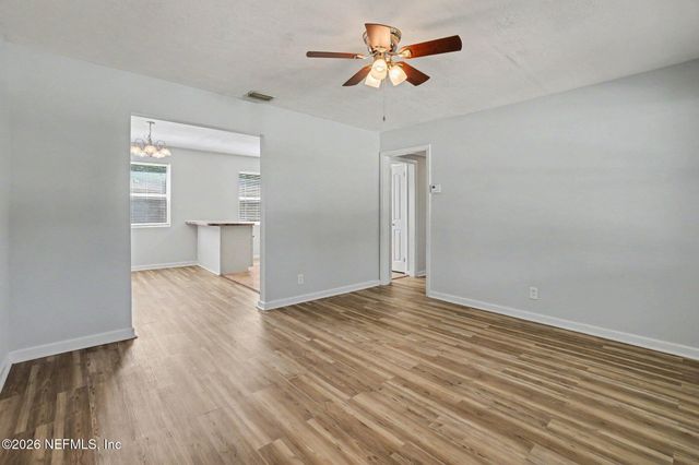 5811 NORDE Drive E, Jacksonville, FL 32244