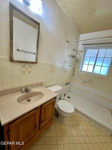 7566 MATAMOROS Drive, El Paso, TX 79915