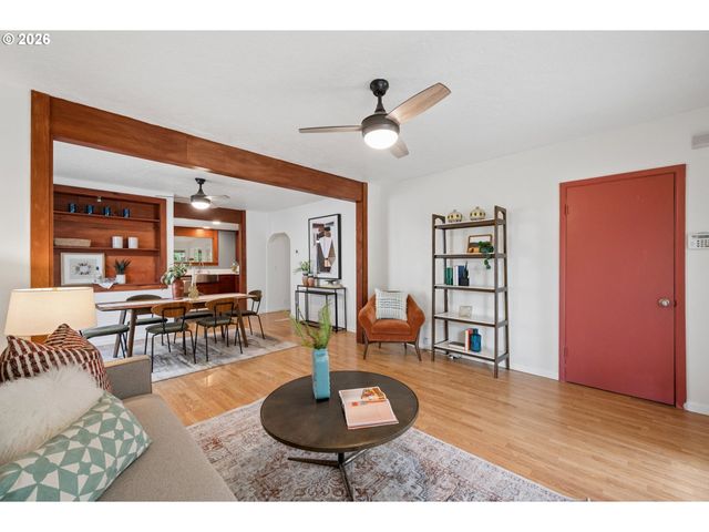 9040 N OSWEGO Ave, Portland, OR 97203