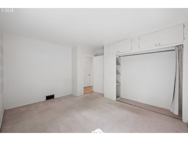 9040 N OSWEGO Ave, Portland, OR 97203