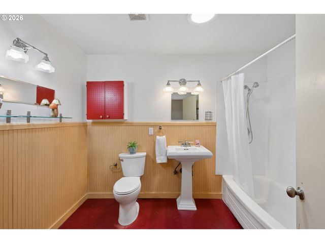 9040 N OSWEGO Ave, Portland, OR 97203