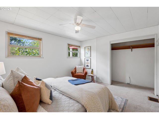 9040 N OSWEGO Ave, Portland, OR 97203