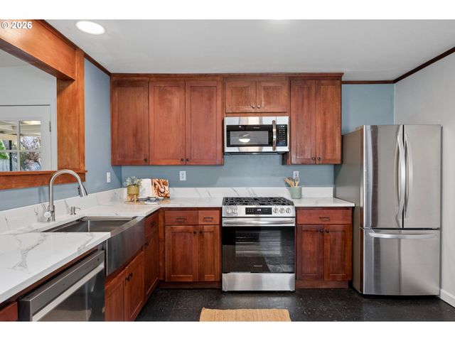 9040 N OSWEGO Ave, Portland, OR 97203