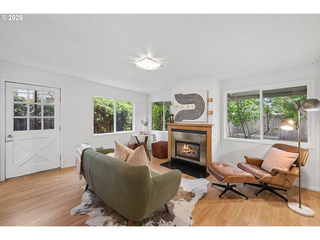 9040 N OSWEGO Ave, Portland, OR 97203