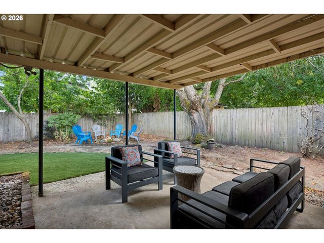 9040 N OSWEGO Ave, Portland, OR 97203