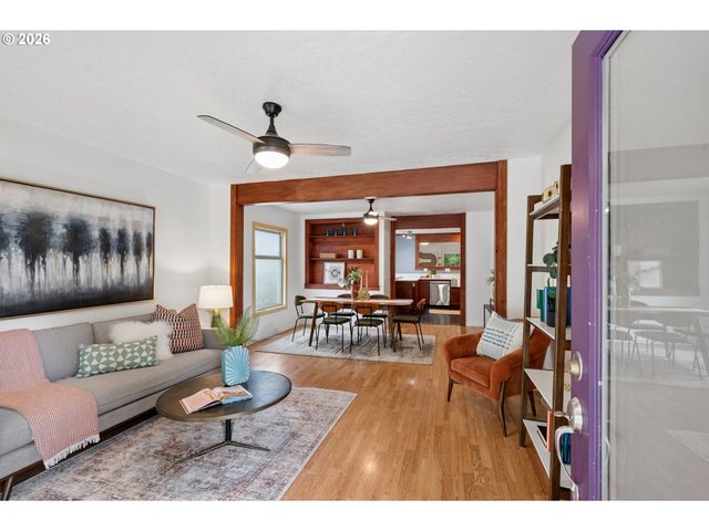 9040 N OSWEGO Ave, Portland, OR 97203