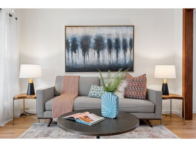 9040 N OSWEGO Ave, Portland, OR 97203