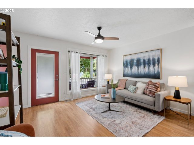 9040 N OSWEGO Ave, Portland, OR 97203