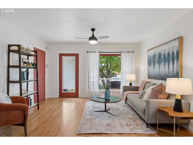 9040 N OSWEGO Ave, Portland, OR 97203