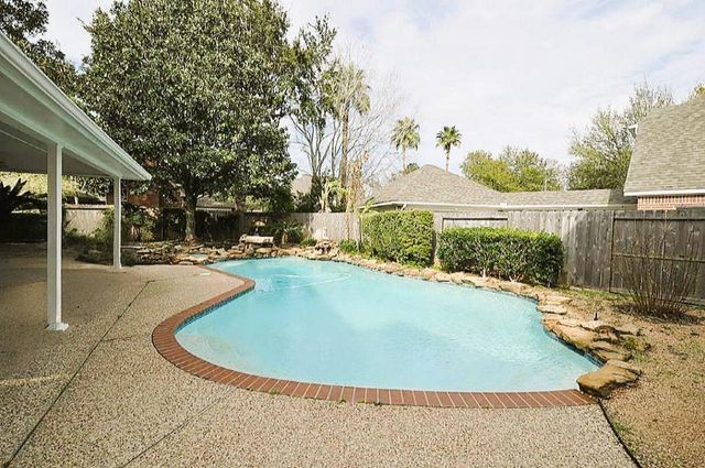 4007 Alice Drive, Sugar Land, TX 77478