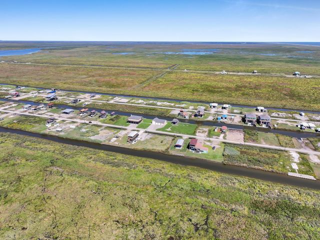 1332 Van Sant, Gilchrist, TX 77617