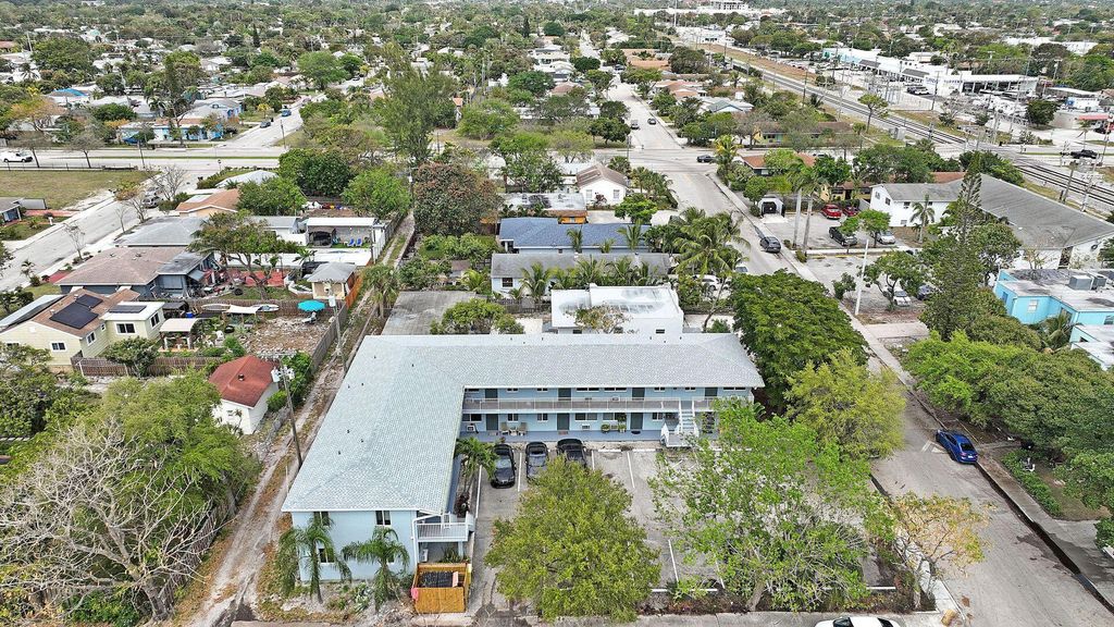 901 N F Street 15, Lake Worth Beach, FL 33460