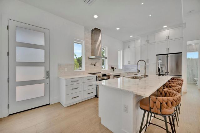 916 HIGHLAND STREET, Sarasota, FL 34234