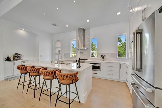 916 HIGHLAND STREET, Sarasota, FL 34234