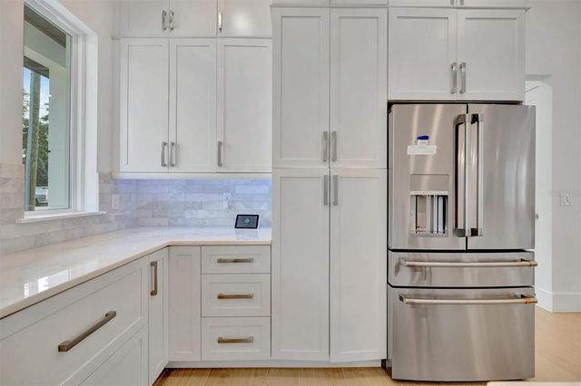 916 HIGHLAND STREET, Sarasota, FL 34234