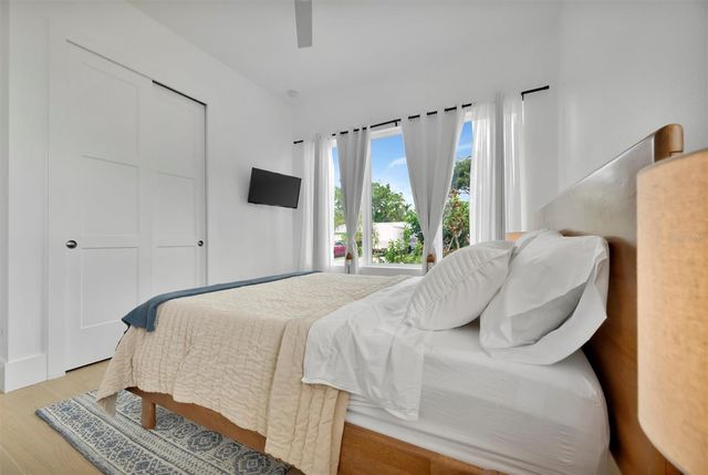 916 HIGHLAND STREET, Sarasota, FL 34234