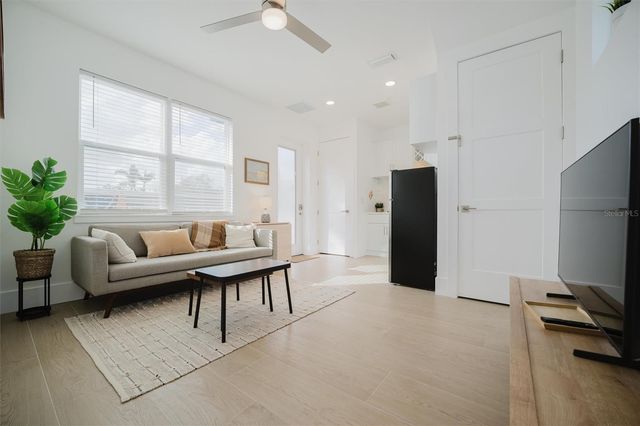 916 HIGHLAND STREET, Sarasota, FL 34234