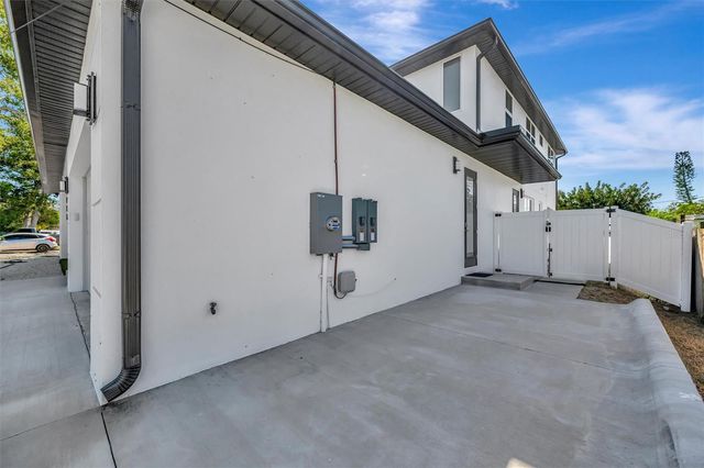 916 HIGHLAND STREET, Sarasota, FL 34234