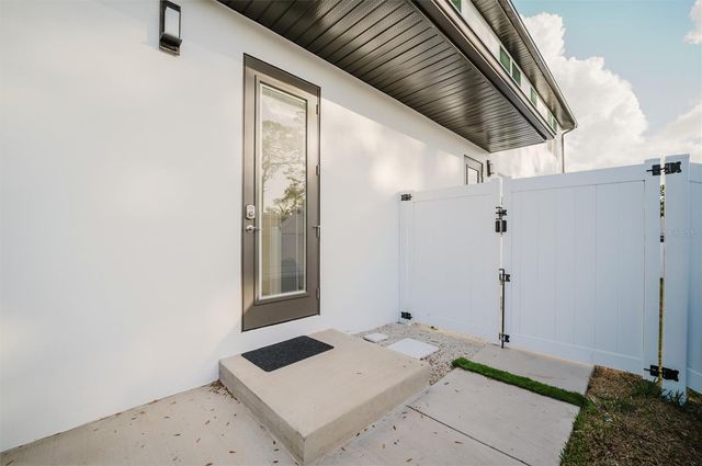 916 HIGHLAND STREET, Sarasota, FL 34234