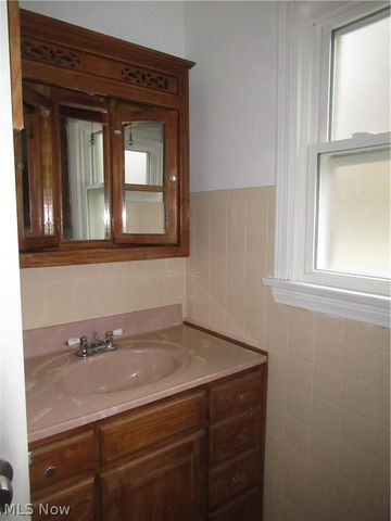 223 Fairview Avenue, Canfield, OH 44406