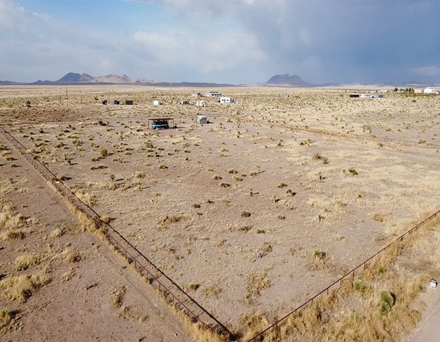 2205 E Rabbit Rd, Marfa, TX 79843