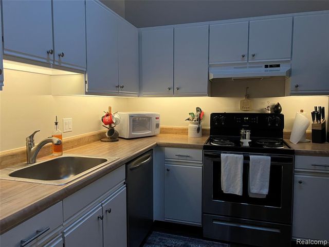 1861 N Arbor Way Drive Norvell To, Canton, MI 48188