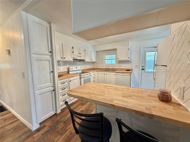 103 TAMARISK WAY, Leesburg, FL 34748