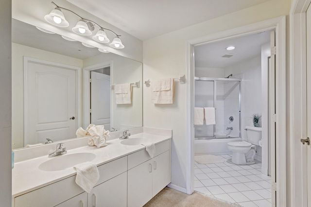 500 Uno Lago Drive 402, Juno Beach, FL 33408