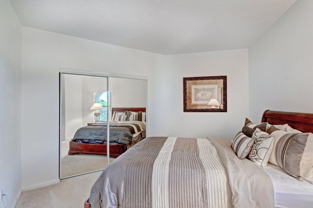 500 Uno Lago Drive 402, Juno Beach, FL 33408