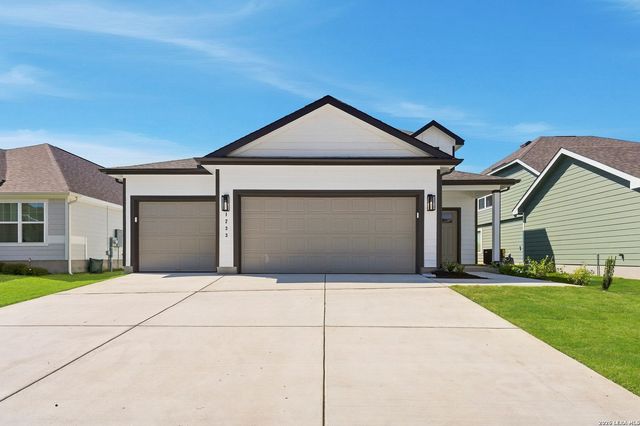 1233 Sweden, Seguin, TX 78155