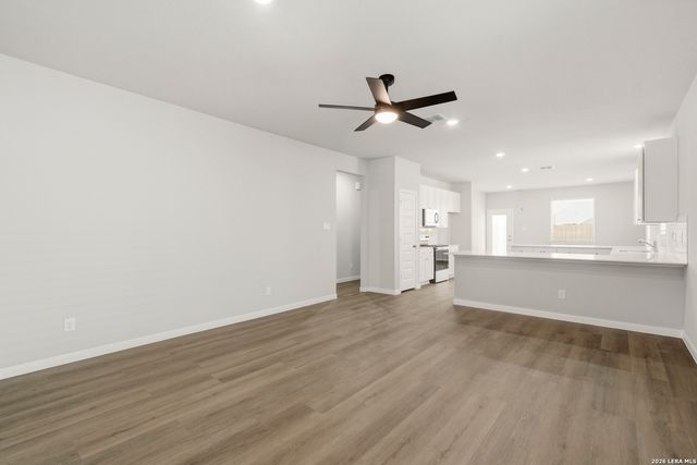 1233 Sweden, Seguin, TX 78155