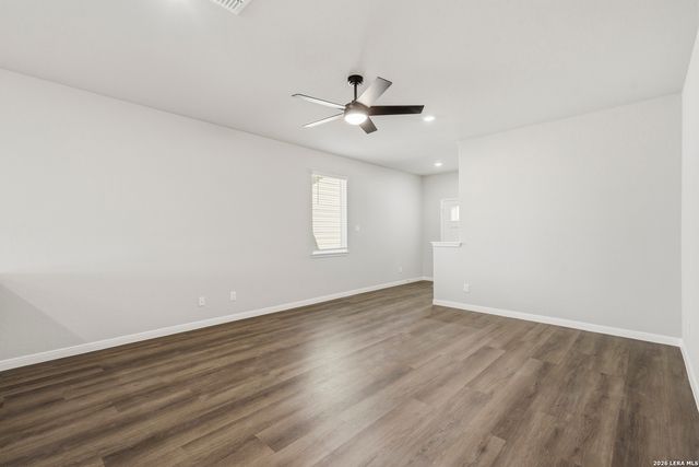 1233 Sweden, Seguin, TX 78155