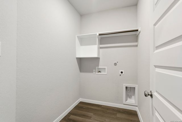 1233 Sweden, Seguin, TX 78155