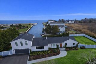 18 Matilda Court, Bayport, NY 11705