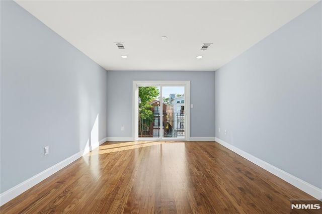 23 Edwin Place, Newark, NJ 07112