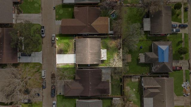 2222 Blueberry Lane, Pasadena, TX 77502