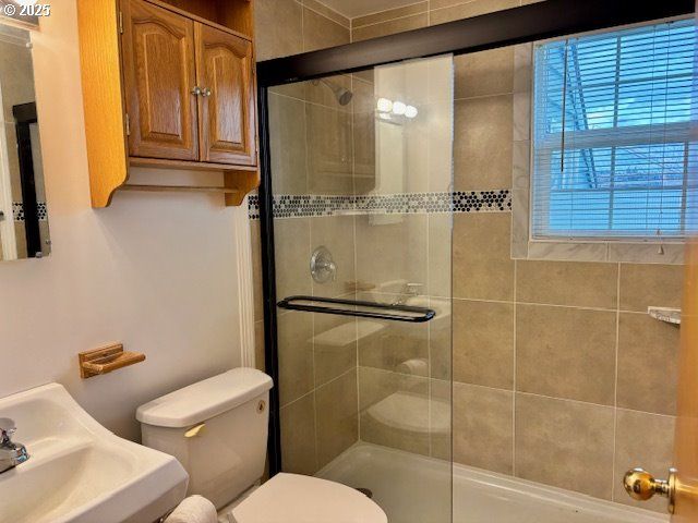 196 Ne FLAGG St, Roseburg, OR 97470