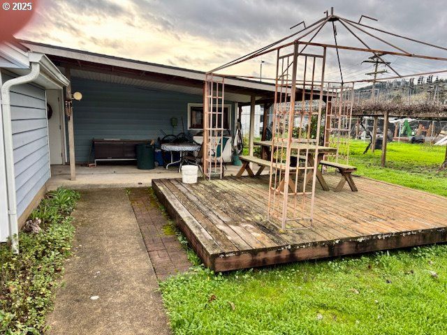 196 Ne FLAGG St, Roseburg, OR 97470