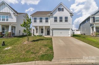 59 Thornberry Road, Hendersonville, NC 28792