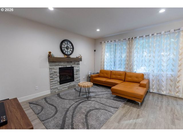 5551 CROSSLER MEADOW Loop, Salem, OR 97306