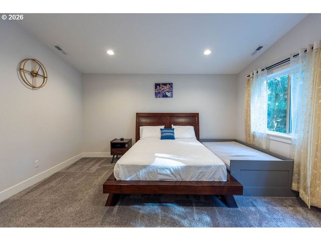 5551 CROSSLER MEADOW Loop, Salem, OR 97306