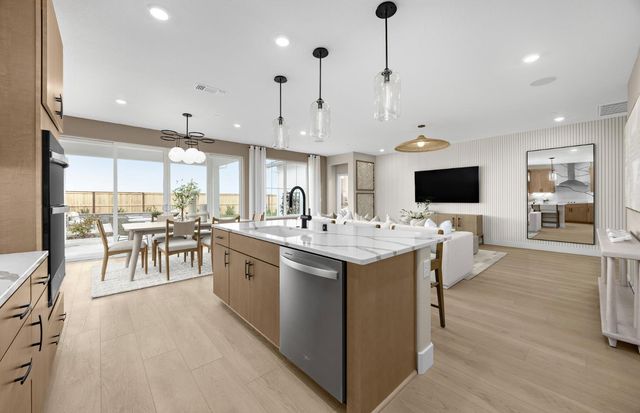 2073 Warp Ave, Roseville, CA 95747