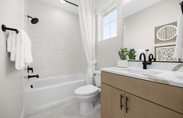 2073 Warp Ave, Roseville, CA 95747