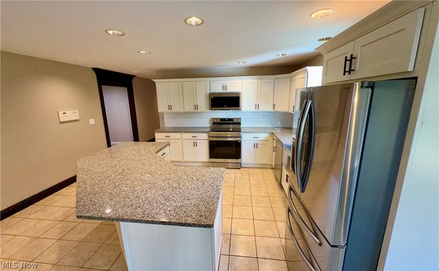 11379 Woodiebrook Road, Chardon, OH 44024